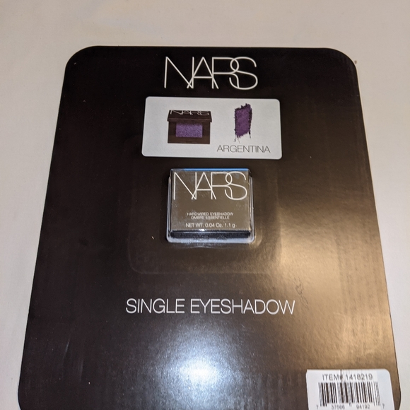 Makeup - Picture 12 of 16